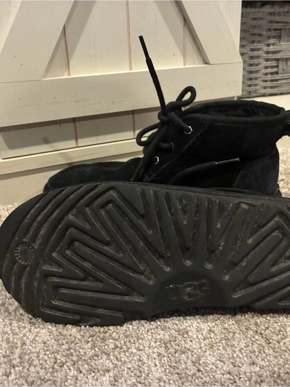 UGG kids Black Suede Neumel chukka Boot - Lace-Up Ankle